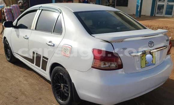 Acheter Occasion Voiture Toyota Yaris Blanc à Ouagadougou, Burkina-Faso Acheter Occasion Voiture Toyota Yaris Blanc à Ouagadougou, Burkina-Faso