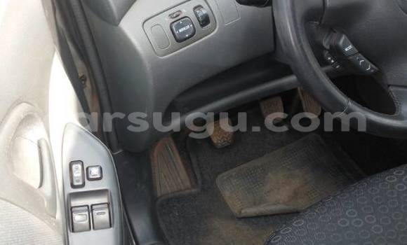 Acheter Occasion Voiture Toyota Yaris Gris à Ouagadougou, Burkina-Faso Acheter Occasion Voiture Toyota Yaris Gris à Ouagadougou, Burkina-Faso