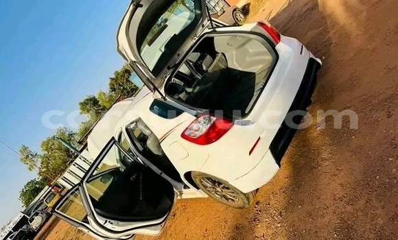 Acheter Occasion Voiture Toyota Matrix Blanc à Ouagadougou, Burkina-Faso Acheter Occasion Voiture Toyota Matrix Blanc à Ouagadougou, Burkina-Faso