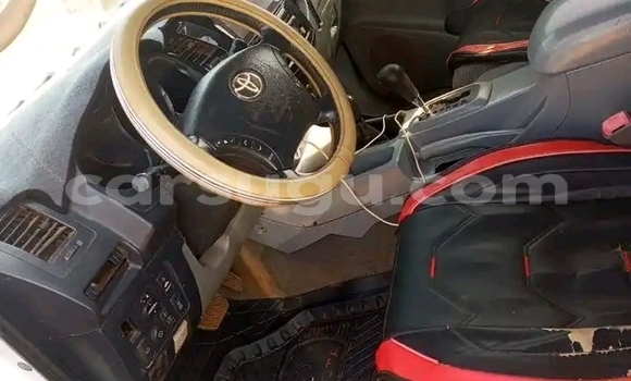 Sayi Na hannu Toyota Hilux White Mota in Ouagadougou a Burkina Faso Sayi Na hannu Toyota Hilux White Mota in Ouagadougou a Burkina Faso