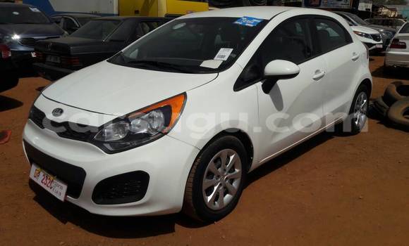 Acheter Occasion Voiture Kia Rio Blanc à Ouagadougou, Burkina-Faso Acheter Occasion Voiture Kia Rio Blanc à Ouagadougou, Burkina-Faso