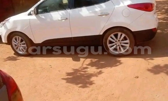 Acheter Occasion Voiture Hyundai Tucson Blanc à Ouagadougou, Burkina-Faso Acheter Occasion Voiture Hyundai Tucson Blanc à Ouagadougou, Burkina-Faso