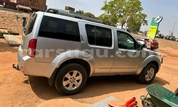 Acheter Occasion Voiture Nissan Pathfinder Gris à Ouagadougou, Burkina-Faso Acheter Occasion Voiture Nissan Pathfinder Gris à Ouagadougou, Burkina-Faso