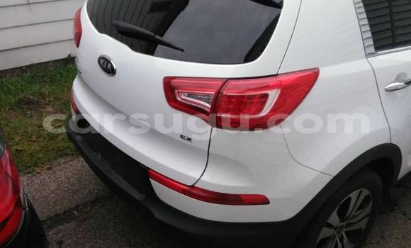 Acheter Occasion Voiture Kia Sportage Blanc à Ouagadougou, Burkina-Faso Acheter Occasion Voiture Kia Sportage Blanc à Ouagadougou, Burkina-Faso