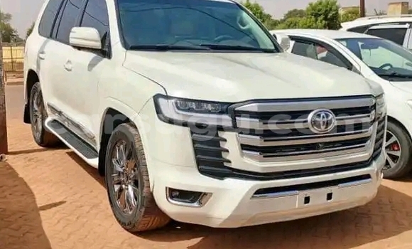 Acheter Occasion Voiture Toyota Land Cruiser Blanc à Ouagadougou, Burkina-Faso Acheter Occasion Voiture Toyota Land Cruiser Blanc à Ouagadougou, Burkina-Faso