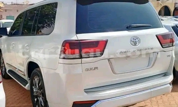 Acheter Occasion Voiture Toyota Land Cruiser Blanc à Ouagadougou, Burkina-Faso Acheter Occasion Voiture Toyota Land Cruiser Blanc à Ouagadougou, Burkina-Faso