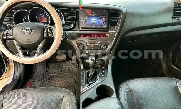 Acheter Occasion Voiture Kia Optima Blanc à Ouagadougou, Burkina-Faso Acheter Occasion Voiture Kia Optima Blanc à Ouagadougou, Burkina-Faso