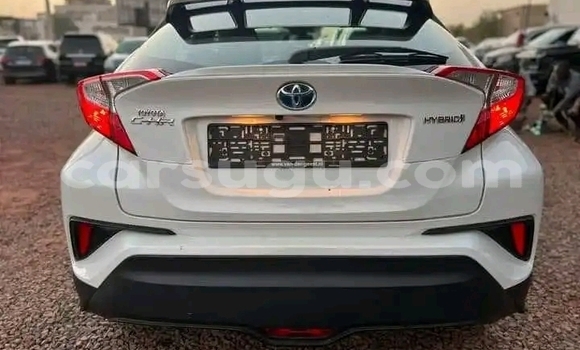 Acheter Occasion Voiture Toyota C-HR Blanc à Ouagadougou, Burkina-Faso Acheter Occasion Voiture Toyota C-HR Blanc à Ouagadougou, Burkina-Faso