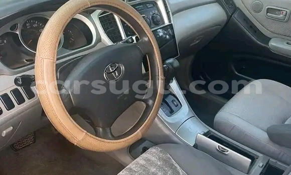 Acheter Occasion Voiture Toyota Highlander Bleu à Ouagadougou, Burkina-Faso Acheter Occasion Voiture Toyota Highlander Bleu à Ouagadougou, Burkina-Faso