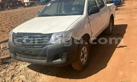 Acheter Occasion Voiture Toyota Hilux Blanc à Ouagadougou, Burkina-Faso Acheter Occasion Voiture Toyota Hilux Blanc à Ouagadougou, Burkina-Faso