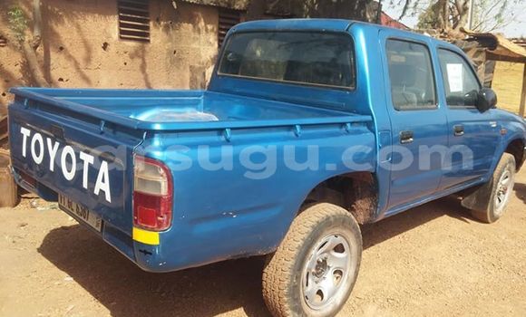 Acheter Occasion Voiture Toyota Hilux Bleu à Ouagadougou au Burkina-Faso Acheter Occasion Voiture Toyota Hilux Bleu à Ouagadougou au Burkina-Faso