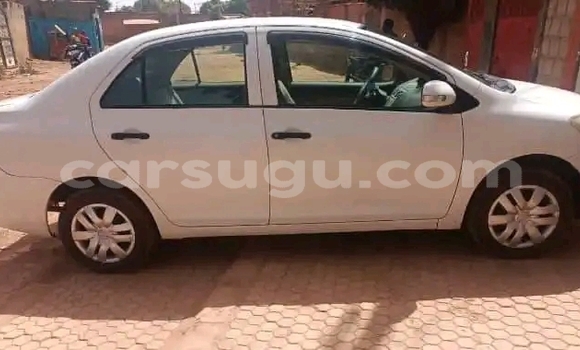 Acheter Occasion Voiture Toyota Yaris Blanc à Ouagadougou, Burkina-Faso Acheter Occasion Voiture Toyota Yaris Blanc à Ouagadougou, Burkina-Faso