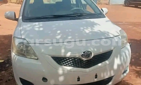 Acheter Occasion Voiture Toyota Yaris Blanc à Ouagadougou, Burkina-Faso Acheter Occasion Voiture Toyota Yaris Blanc à Ouagadougou, Burkina-Faso