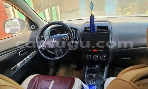 Acheter Occasion Voiture Mitsubishi Outlander Blanc à Ouagadougou, Burkina-Faso Acheter Occasion Voiture Mitsubishi Outlander Blanc à Ouagadougou, Burkina-Faso