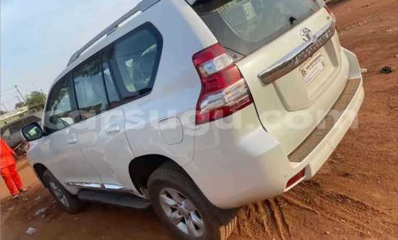 Acheter Occasion Voiture Toyota Prado Blanc à Ouagadougou, Burkina-Faso Acheter Occasion Voiture Toyota Prado Blanc à Ouagadougou, Burkina-Faso