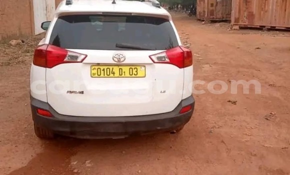 Acheter Occasion Voiture Toyota RAV4 Blanc à Bobo Dioulasso, Burkina-Faso Acheter Occasion Voiture Toyota RAV4 Blanc à Bobo Dioulasso, Burkina-Faso