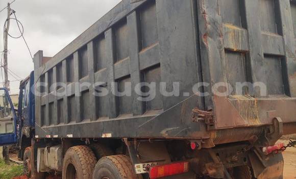 Acheter Occasion Utilitaire DAF CF Bleu à Bobo Dioulasso, Burkina-Faso Acheter Occasion Utilitaire DAF CF Bleu à Bobo Dioulasso, Burkina-Faso