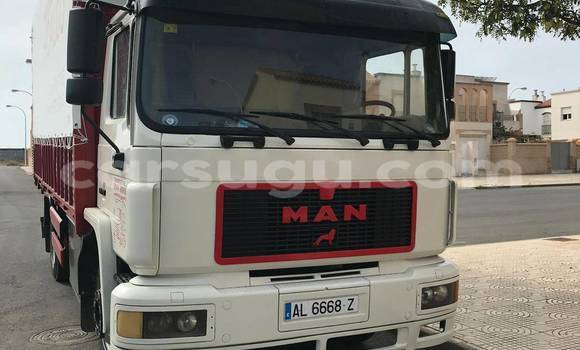 Acheter Occasion Utilitaire Man Silent Blanc à Bobo Dioulasso, Burkina-Faso Acheter Occasion Utilitaire Man Silent Blanc à Bobo Dioulasso, Burkina-Faso