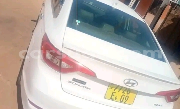 Acheter Occasion Voiture Hyundai Sonata Blanc à Ouagadougou, Burkina-Faso Acheter Occasion Voiture Hyundai Sonata Blanc à Ouagadougou, Burkina-Faso