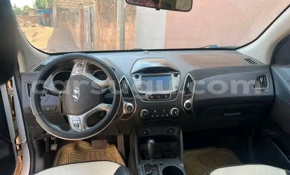 Acheter Occasion Voiture Hyundai Tucson Blanc à Ouagadougou, Burkina-Faso Acheter Occasion Voiture Hyundai Tucson Blanc à Ouagadougou, Burkina-Faso