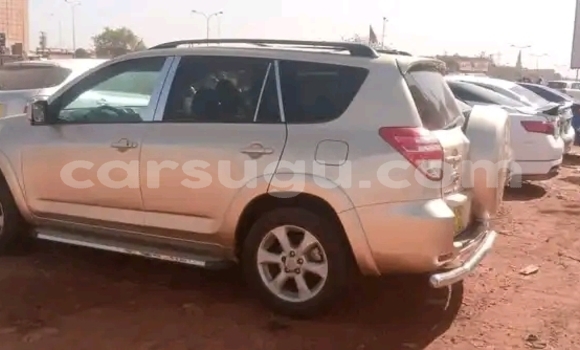 Acheter Occasion Voiture Toyota RAV4 Beige à Ouagadougou, Burkina-Faso Acheter Occasion Voiture Toyota RAV4 Beige à Ouagadougou, Burkina-Faso