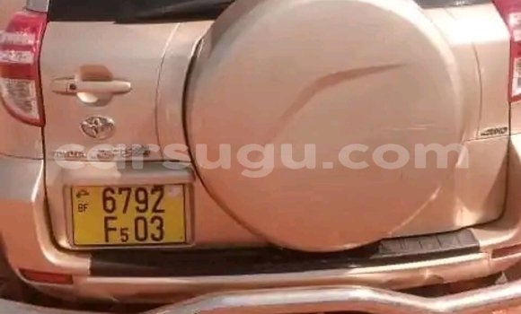 Acheter Occasion Voiture Toyota RAV4 Beige à Ouagadougou, Burkina-Faso Acheter Occasion Voiture Toyota RAV4 Beige à Ouagadougou, Burkina-Faso