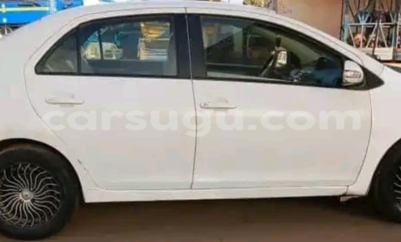 Acheter Occasion Voiture Toyota Yaris Blanc à Ouagadougou, Burkina-Faso Acheter Occasion Voiture Toyota Yaris Blanc à Ouagadougou, Burkina-Faso