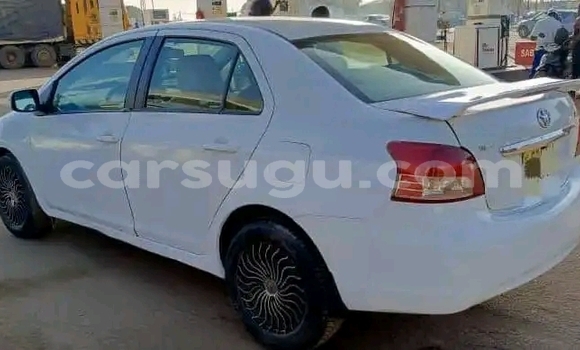 Acheter Occasion Voiture Toyota Yaris Blanc à Ouagadougou, Burkina-Faso Acheter Occasion Voiture Toyota Yaris Blanc à Ouagadougou, Burkina-Faso