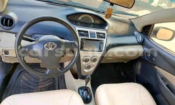 Acheter Occasion Voiture Toyota Yaris Blanc à Ouagadougou, Burkina-Faso Acheter Occasion Voiture Toyota Yaris Blanc à Ouagadougou, Burkina-Faso