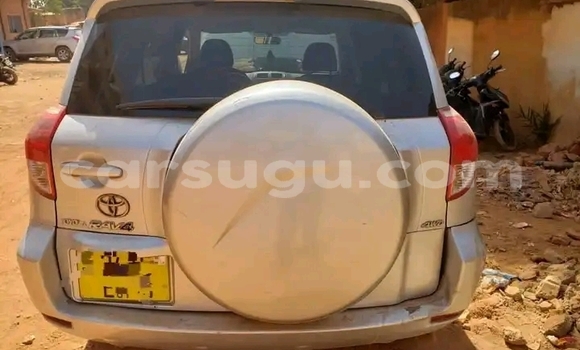 Acheter Occasion Voiture Toyota RAV4 Gris à Ouagadougou, Burkina-Faso Acheter Occasion Voiture Toyota RAV4 Gris à Ouagadougou, Burkina-Faso