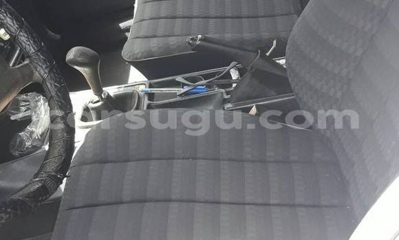 Acheter Occasion Voiture Mercedes-Benz 190–Series Blanc à Bobo Dioulasso, Burkina-Faso Acheter Occasion Voiture Mercedes-Benz 190–Series Blanc à Bobo Dioulasso, Burkina-Faso