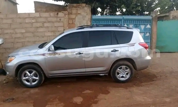 Acheter Occasion Voiture Toyota RAV4 Beige à Ouagadougou, Burkina-Faso Acheter Occasion Voiture Toyota RAV4 Beige à Ouagadougou, Burkina-Faso