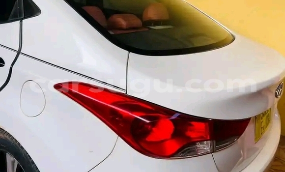 Acheter Occasion Voiture Hyundai Elantra Blanc à Ouagadougou, Burkina-Faso Acheter Occasion Voiture Hyundai Elantra Blanc à Ouagadougou, Burkina-Faso