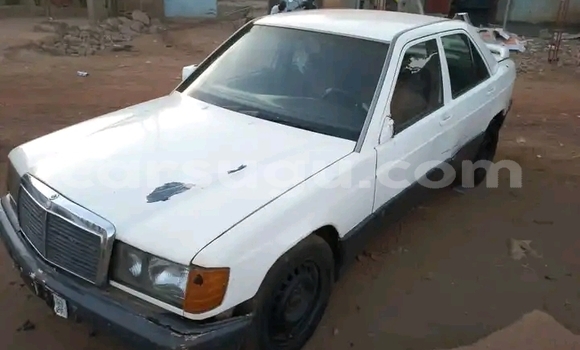 Acheter Occasion Voiture Mercedes-Benz 190 Blanc à Ouagadougou, Burkina-Faso Acheter Occasion Voiture Mercedes-Benz 190 Blanc à Ouagadougou, Burkina-Faso