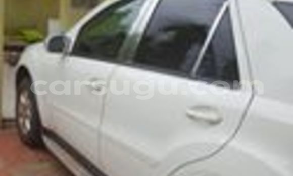 Acheter Occasion Voiture Mercedes-Benz 4Matic Blanc à Ouagadougou, Burkina-Faso