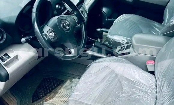 Sayi Na hannu Toyota RAV4 Blue Mota in Ouagadougou a Burkina Faso Sayi Na hannu Toyota RAV4 Blue Mota in Ouagadougou a Burkina Faso