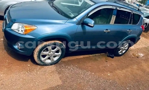Sayi Na hannu Toyota RAV4 Blue Mota in Ouagadougou a Burkina Faso Sayi Na hannu Toyota RAV4 Blue Mota in Ouagadougou a Burkina Faso