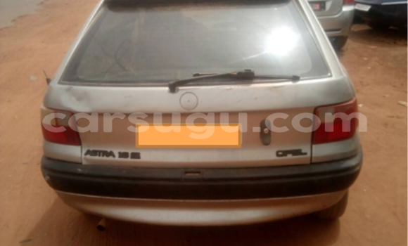 Acheter Occasion Voiture Opel Astra Gris à Ouagadougou, Burkina-Faso Acheter Occasion Voiture Opel Astra Gris à Ouagadougou, Burkina-Faso