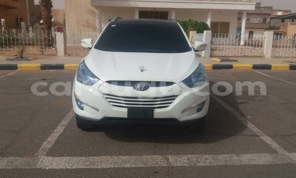 Acheter Occasion Voiture Hyundai ix35 Blanc à Ouagadougou au Burkina-Faso Acheter Occasion Voiture Hyundai ix35 Blanc à Ouagadougou au Burkina-Faso