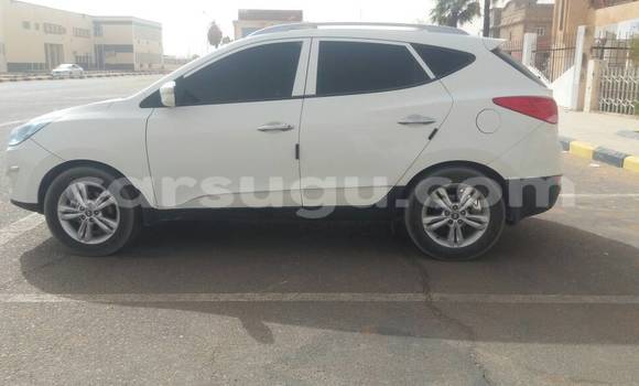 Acheter Occasion Voiture Hyundai ix35 Blanc à Ouagadougou, Burkina-Faso Acheter Occasion Voiture Hyundai ix35 Blanc à Ouagadougou, Burkina-Faso