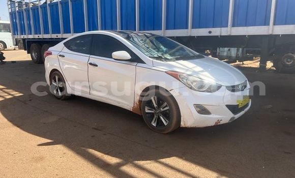 Sayi Na hannu Hyundai Elantra White Mota in Ouagadougou a Burkina Faso Sayi Na hannu Hyundai Elantra White Mota in Ouagadougou a Burkina Faso