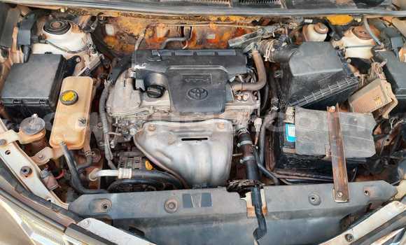 Sayi Na hannu Toyota RAV4 White Mota in Ouagadougou a Burkina Faso Sayi Na hannu Toyota RAV4 White Mota in Ouagadougou a Burkina Faso