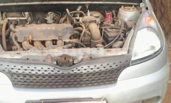 Acheter Occasion Voiture Toyota Yaris Gris à Ouagadougou, Burkina-Faso Acheter Occasion Voiture Toyota Yaris Gris à Ouagadougou, Burkina-Faso