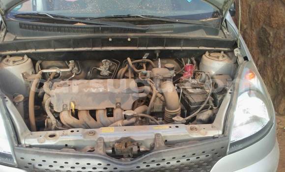 Acheter Occasion Voiture Toyota Yaris Gris à Ouagadougou, Burkina-Faso Acheter Occasion Voiture Toyota Yaris Gris à Ouagadougou, Burkina-Faso