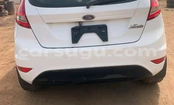 Acheter Occasion Voiture Ford Fiesta Blanc à Ouagadougou, Burkina-Faso Acheter Occasion Voiture Ford Fiesta Blanc à Ouagadougou, Burkina-Faso