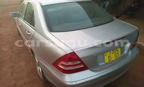 Sayi Na hannu Mercedes Viano Sauran Mota in Ouagadougou a Burkina Faso Sayi Na hannu Mercedes Viano Sauran Mota in Ouagadougou a Burkina Faso