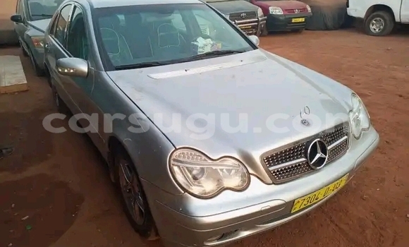 Sayi Na hannu Mercedes Viano Sauran Mota in Ouagadougou a Burkina Faso Sayi Na hannu Mercedes Viano Sauran Mota in Ouagadougou a Burkina Faso
