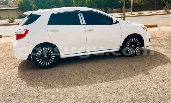 Sayi Na hannu Toyota Matrix White Mota in Ouagadougou a Burkina Faso Sayi Na hannu Toyota Matrix White Mota in Ouagadougou a Burkina Faso