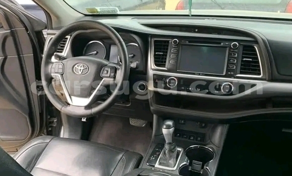 Buy Used Toyota Highlander Other Car in Ouagadougou in Burkina Faso Buy Used Toyota Highlander Other Car in Ouagadougou in Burkina Faso