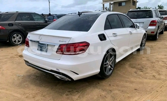 Acheter Occasion Voiture Mercedes-Benz E–Class Autre à Ouagadougou, Burkina-Faso Acheter Occasion Voiture Mercedes-Benz E–Class Autre à Ouagadougou, Burkina-Faso